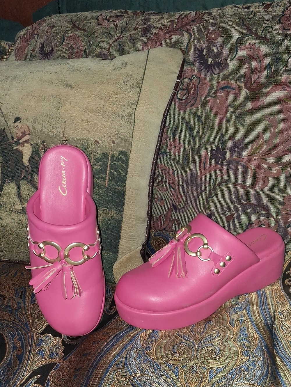 PINK FAUX LEATHER Clogs